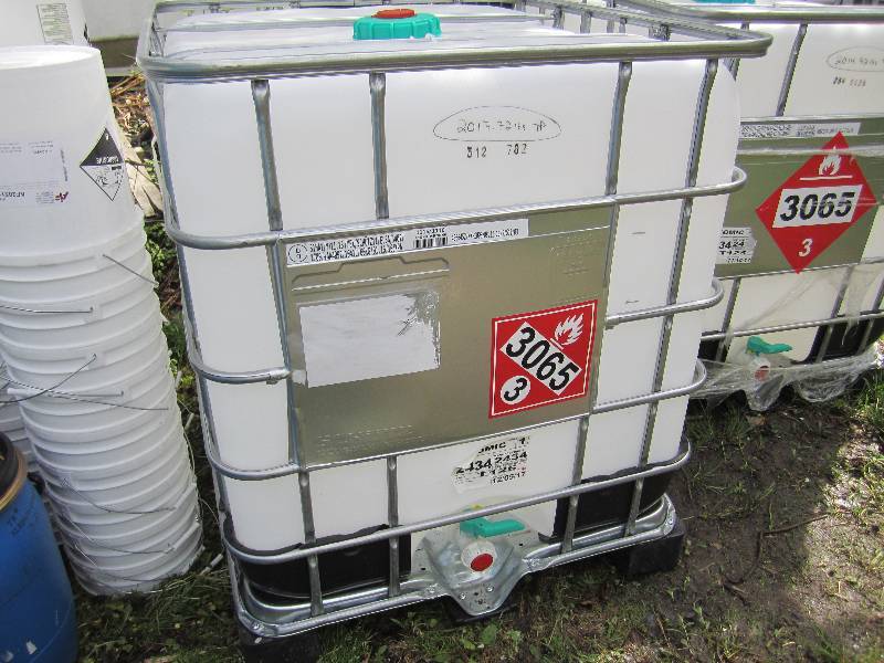 lot 124 image: Large plastic container with metal ...