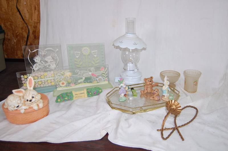 lot 9 image: Misc Home Dcor