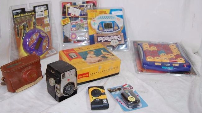 lot 12 image: Cameras and Games
