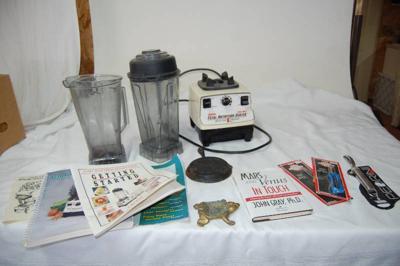 lot 16 image: Vitamix Blender
