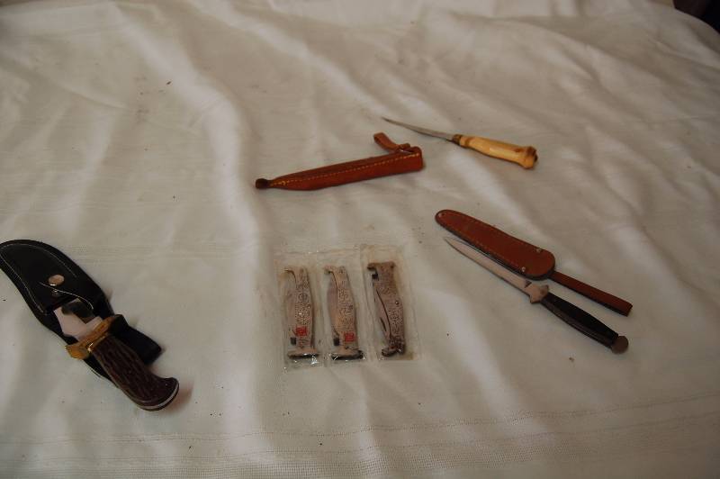 lot 20 image: KnivesDaggers