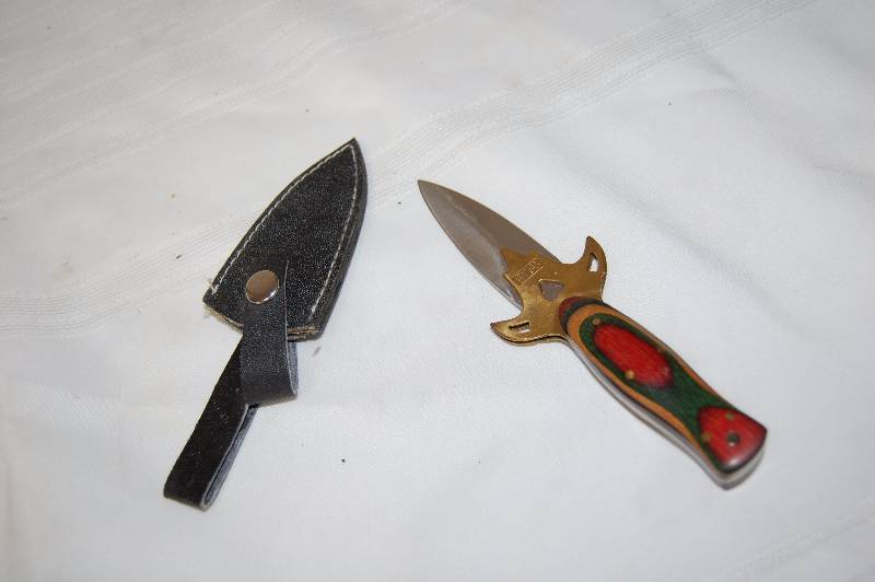 lot 22 image: Dagger