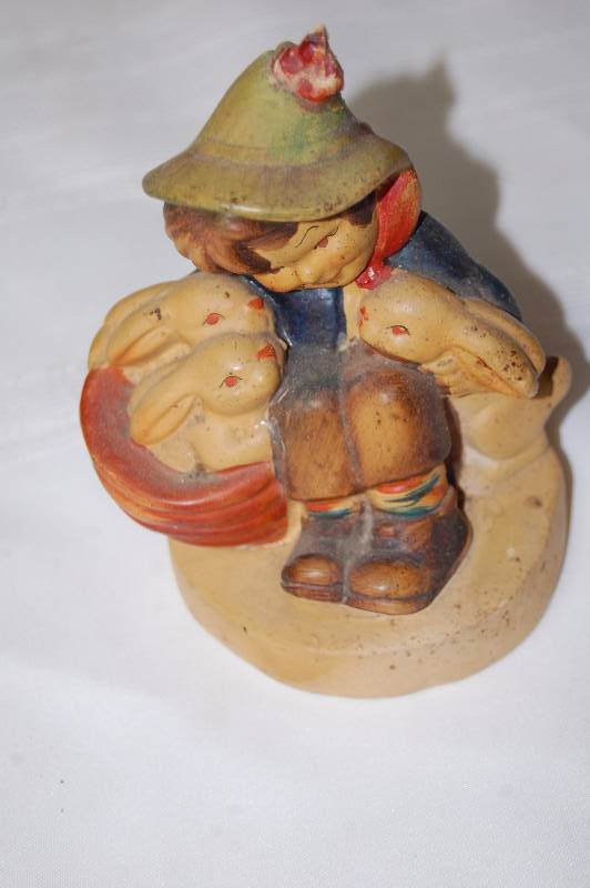 lot 29 image: Hummel Figurine