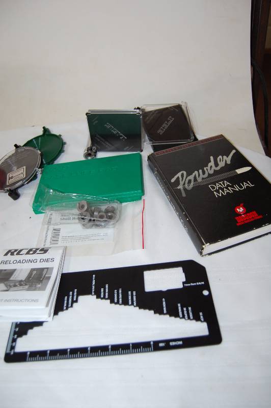 lot 49 image: Gun Reloading Equipment