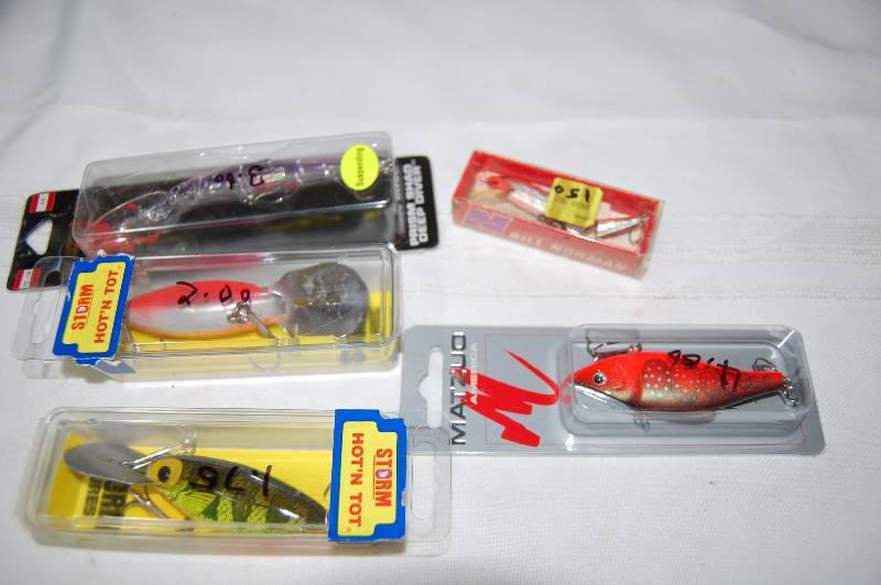lot 176 image: Misc Fishing Lures