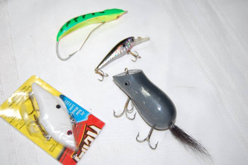 lot 181 image: Misc Fishing Lures