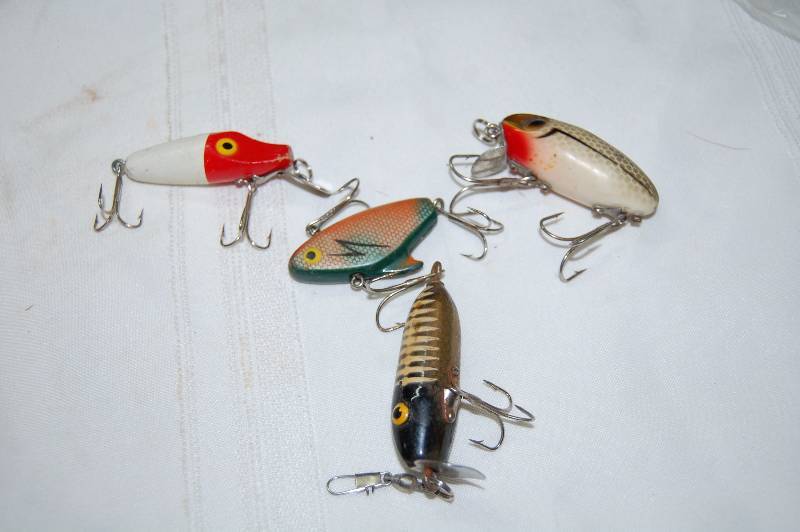 lot 182 image: Misc Fishing Lures