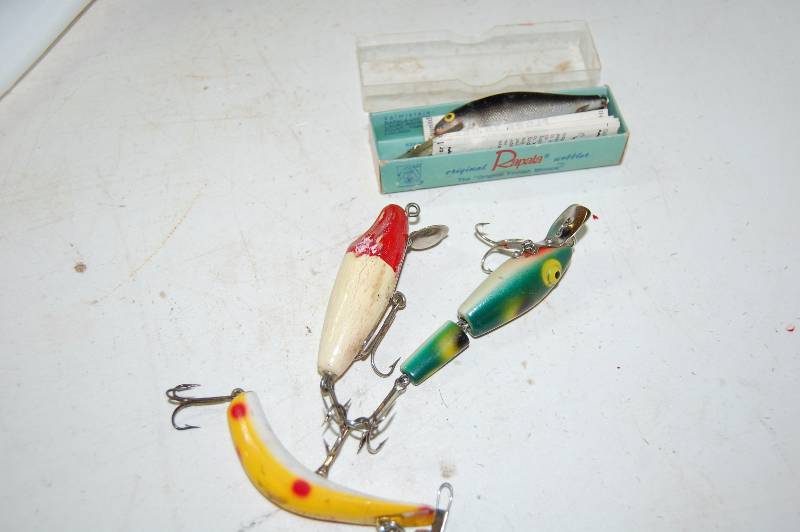 lot 185 image: Misc Fishing Lures