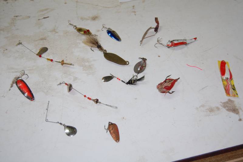 lot 201 image: Misc Fishing Lures