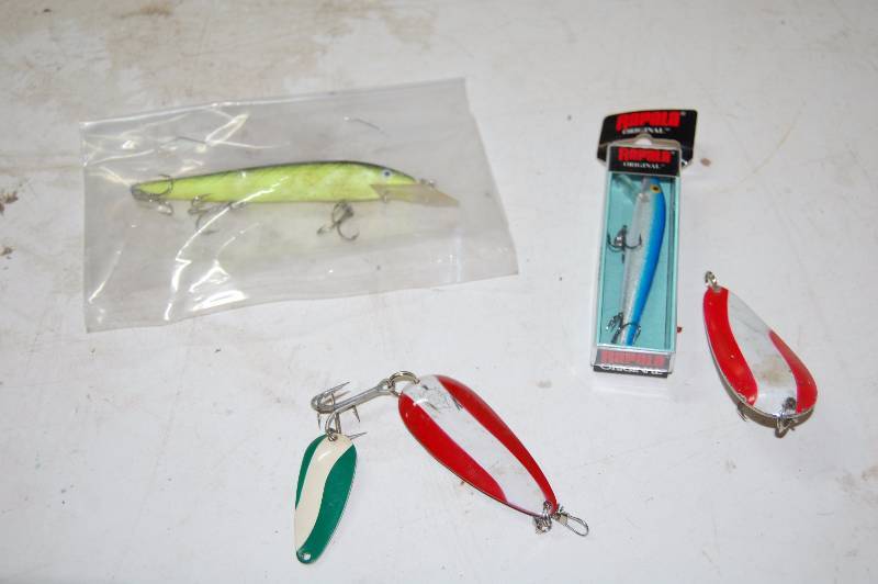 lot 211 image: Misc Fishing Lures
