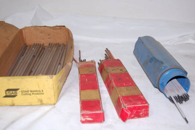 lot 250 image: Welding Rods