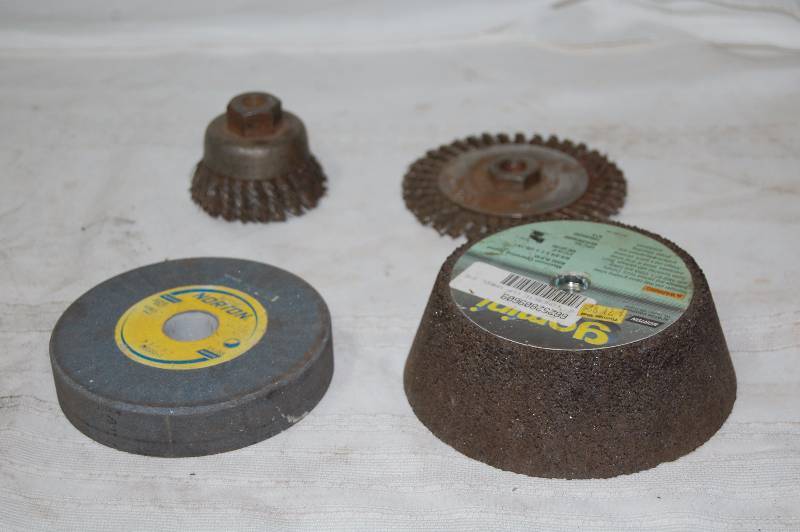lot 254 image: Grinder Parts