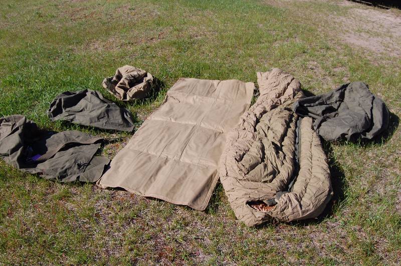 lot 273 image: Canvas Camping Sleep Set