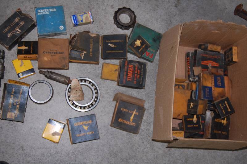 lot 276 image: Cat and Heavy Equipment Parts