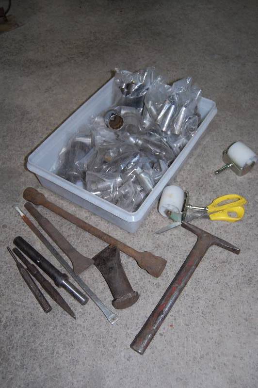 lot 281 image: Sockets and More