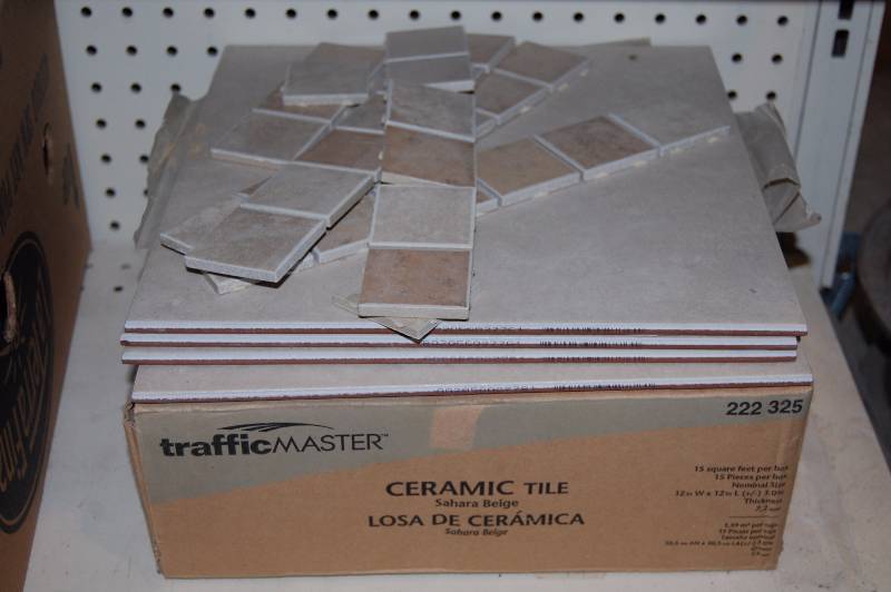 lot 283 image: Ceramic Tile