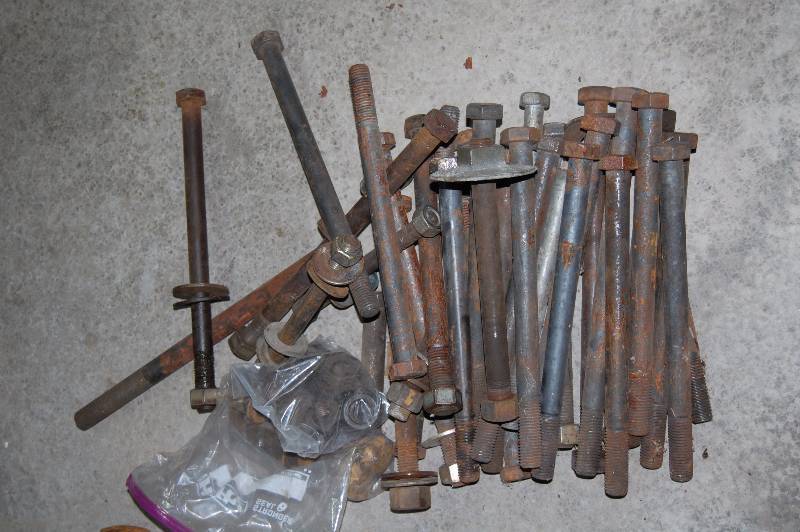 lot 287 image: 1 Bolts