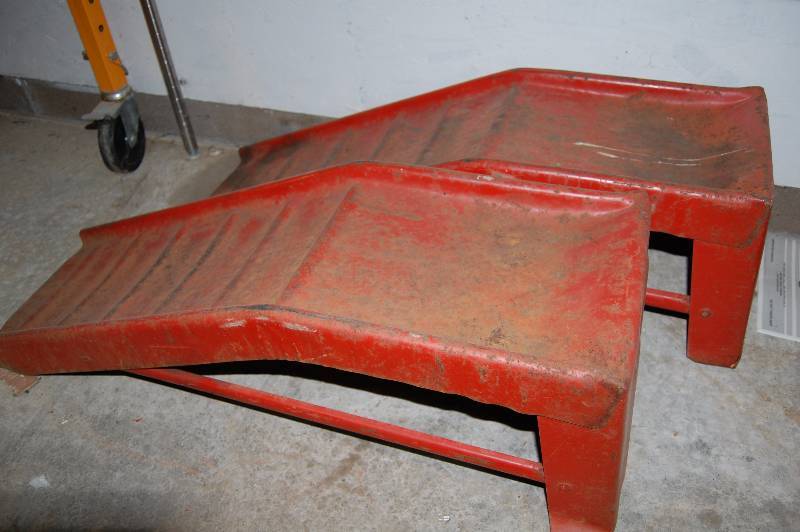 lot 304 image: Garage Ramps