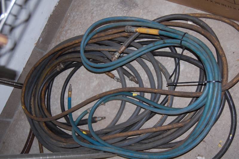 lot 306 image: Air Hoses