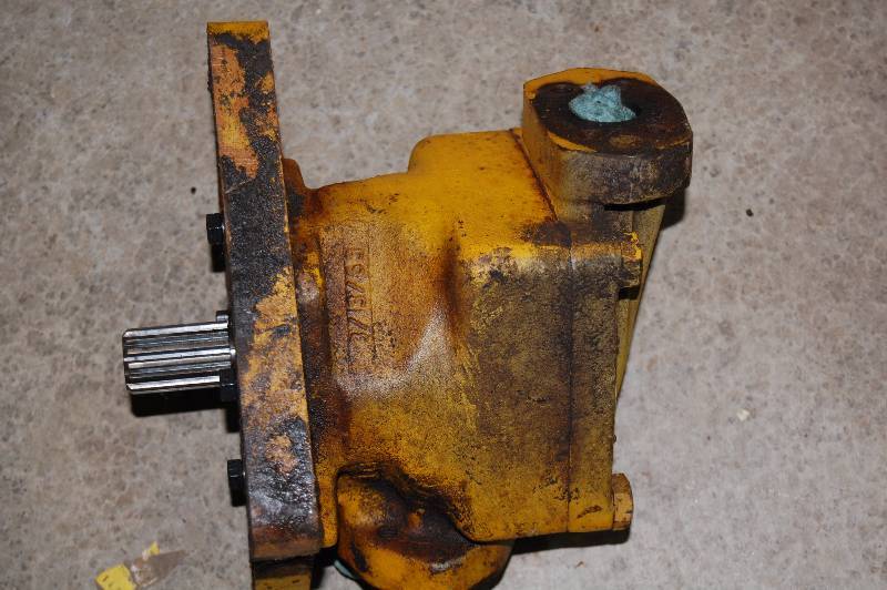 lot 317 image: Catipillar Hydrolic Pump