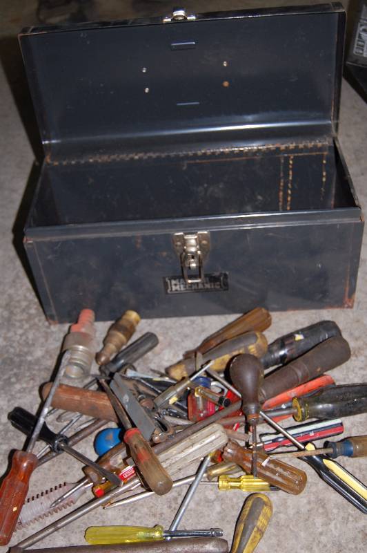 lot 331 image: Small Tool Box Fulls of Tools