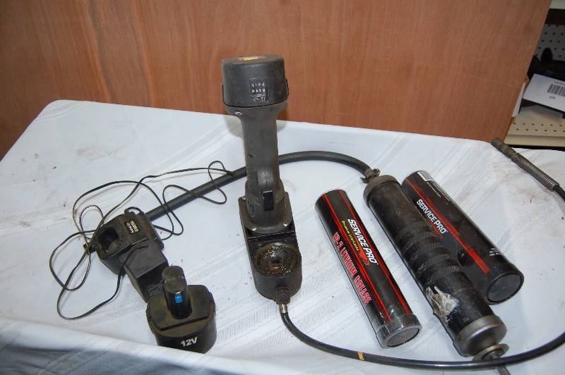 lot 346 image: Battery Powered Grease Gun