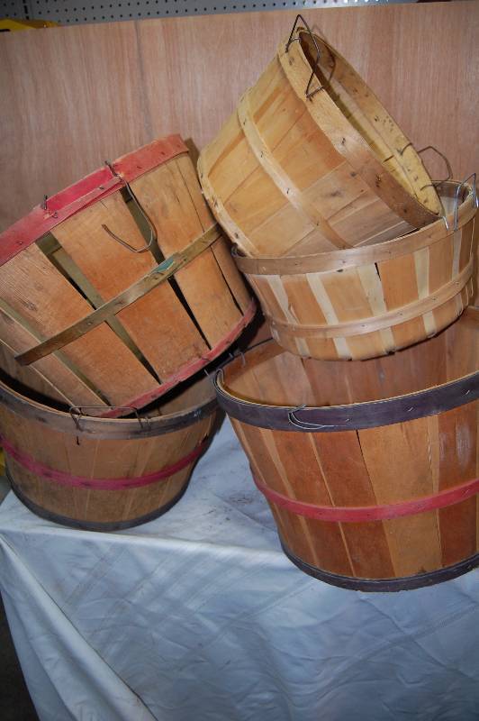 lot 353 image: Wooden Bushel Baskets