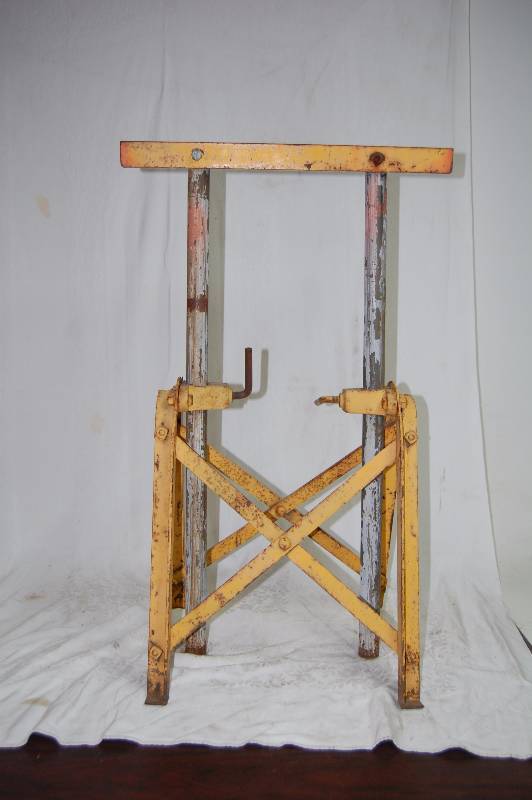 lot 355 image: Material Stand