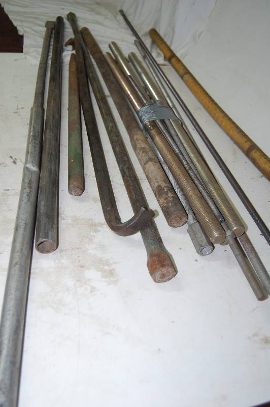 lot 365 image: Threaded Rods and Other Steel Bars