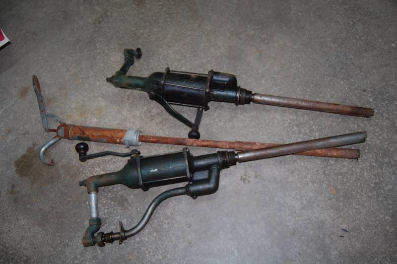 lot 367 image: Oil Hand Pumps