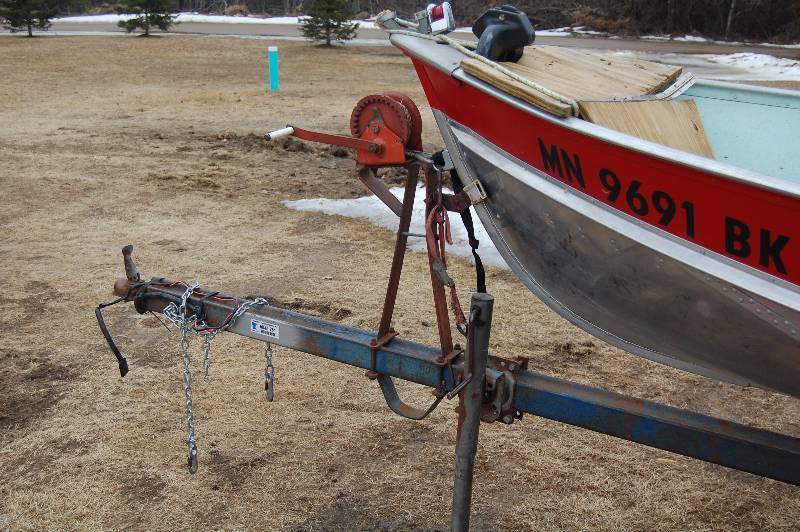 lot 1 image: Boat with Boat Trailer