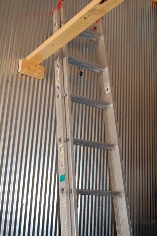 lot 393 image: Extension Ladder