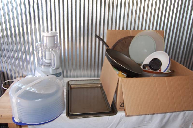 lot 394 image: Kitchen Ware