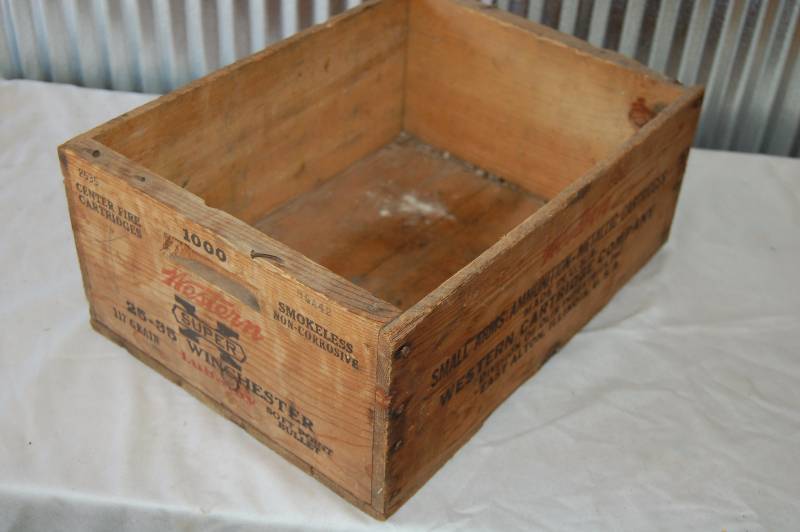 lot 405 image: Winchester Ammo Box