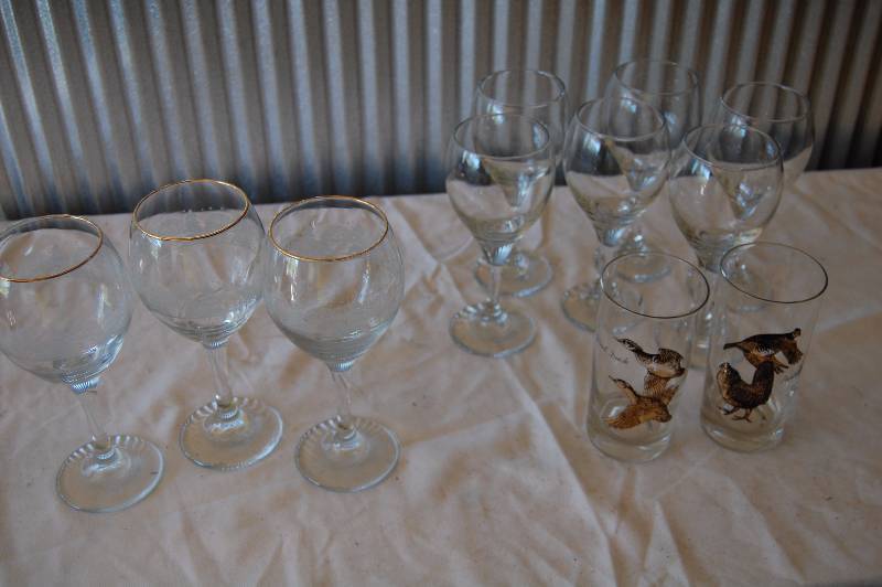 lot 407 image: Glassware
