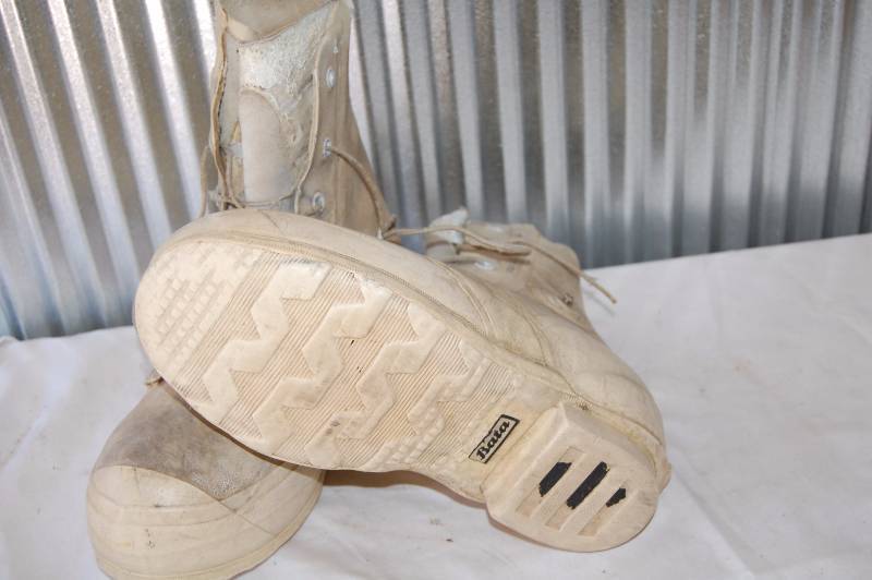 lot 409 image: Bunny Boots