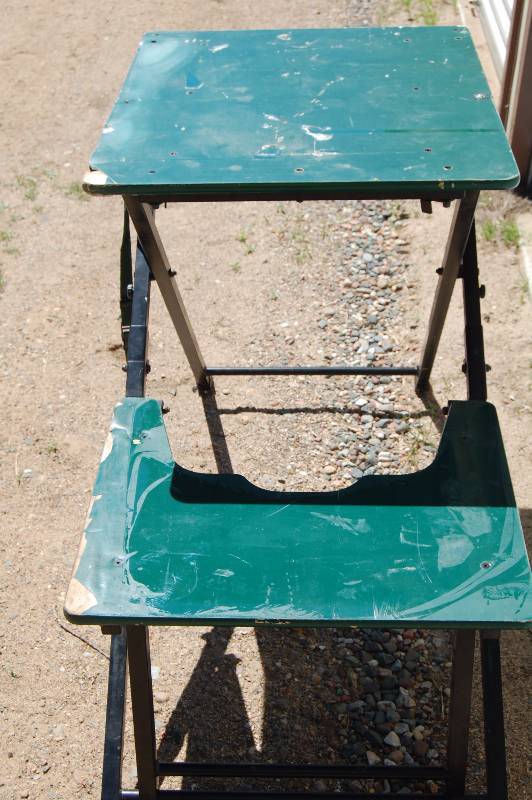 lot 428 image: Shooting Table