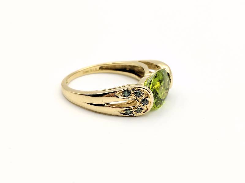 2.8 CT Oval Peridot Gemstone 14kt Blue Diamond Accent Ring Size 6.75