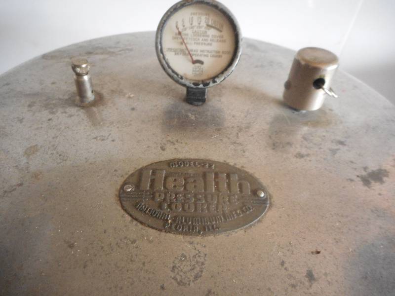 VINTAGE HEALTH PRESSURE COOKER