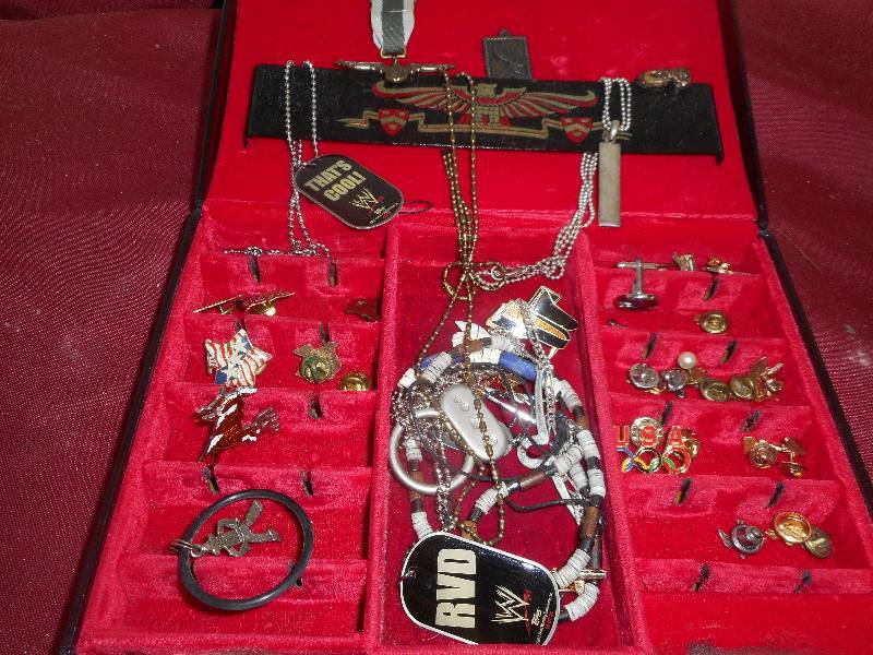 MENS JEWLERY BOX AND CONTENTS