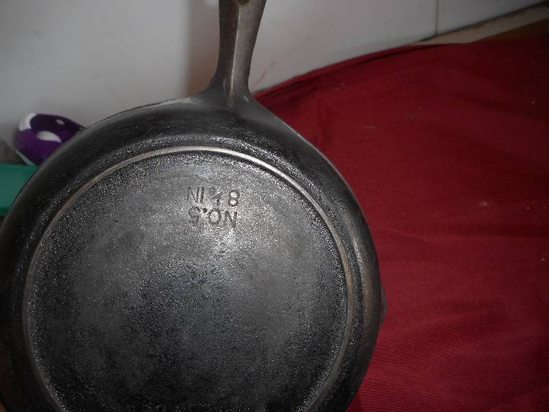 CAST IRON FRYING PAN