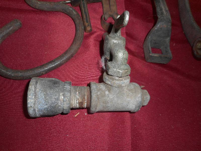 VINTAGE METALWARE