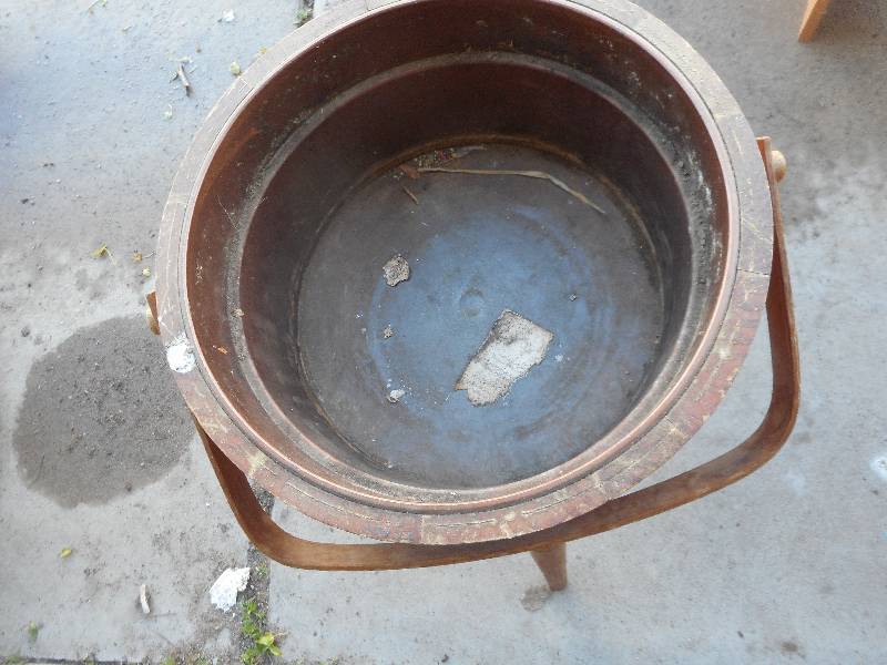 WOODEN 3 LEG FLOWER POT