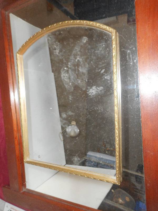 2 VINTAGE VINTAGE MIRRORS