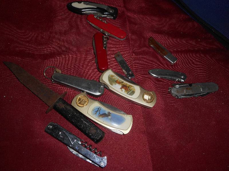 POCKET KNIVES