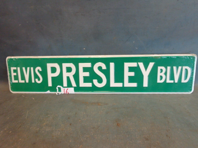 Elvis Presley Blvd Sign