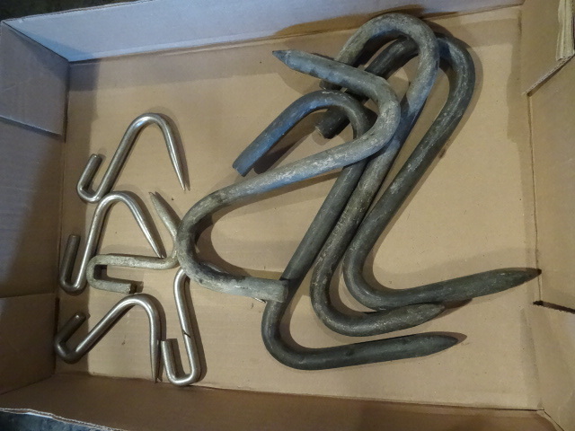 lot 10 image: 9 meat hanging hooks...