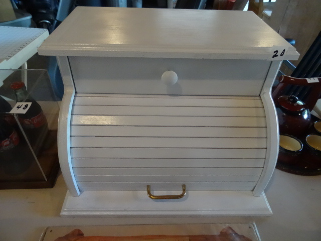 lot 20 image: Wood table top cabinet with roll up...