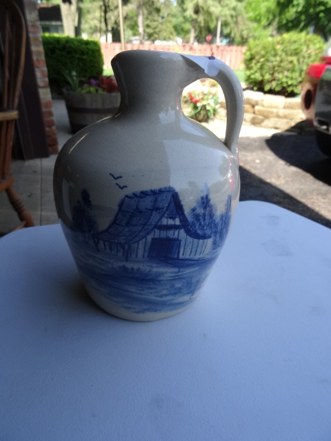 lot 29 image: Paul Storie pottery company. Marsha...