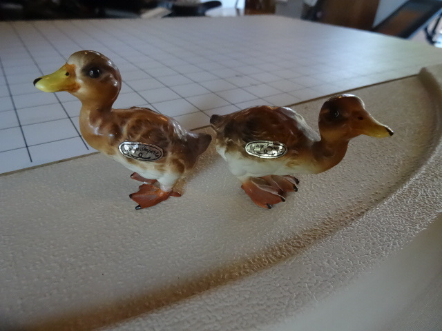 lot 50 image: George imports 2 ceramic miniature ...
